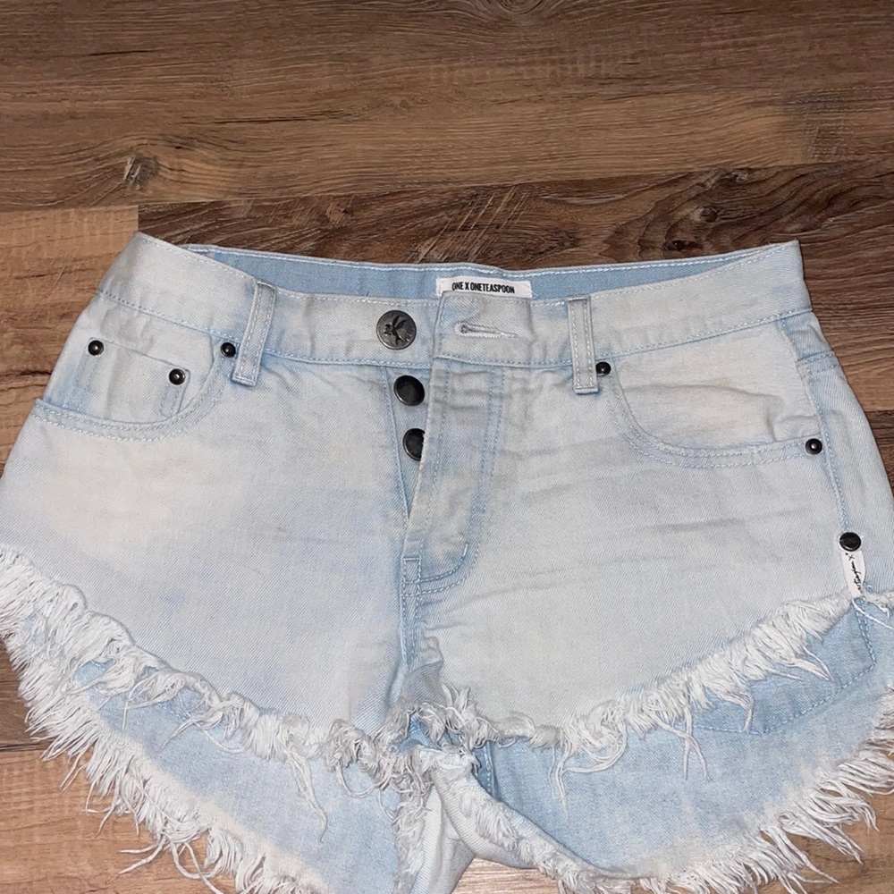 One x one teaspoon shorts